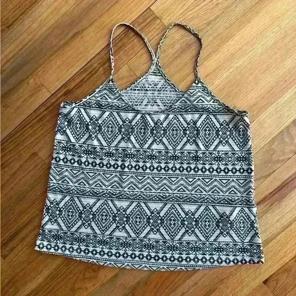 Like New Tribal Tank Size Small - Picture 1 of 3